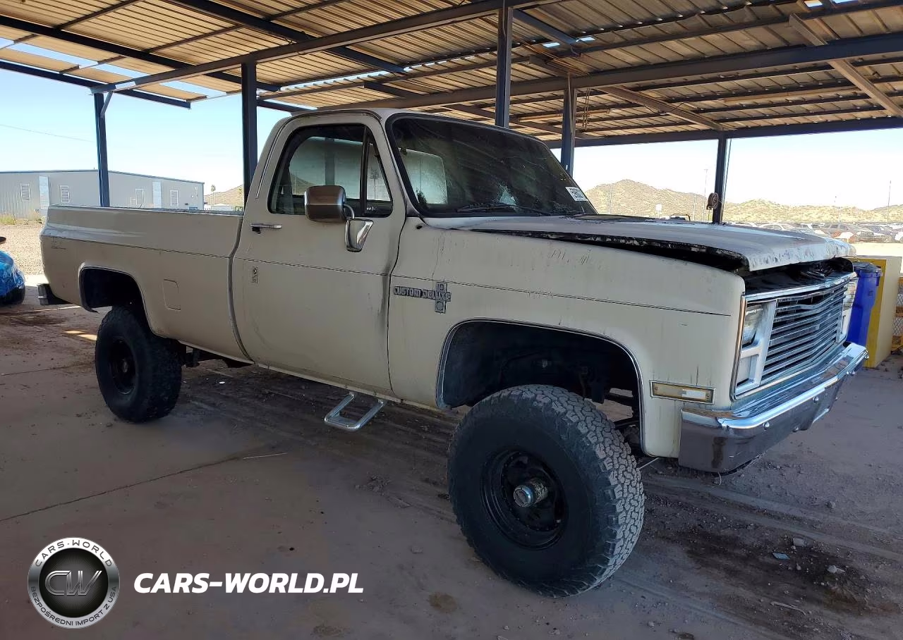 1985 Chevrolet K10 VIN:1GCEK14N4FS159614 - 4