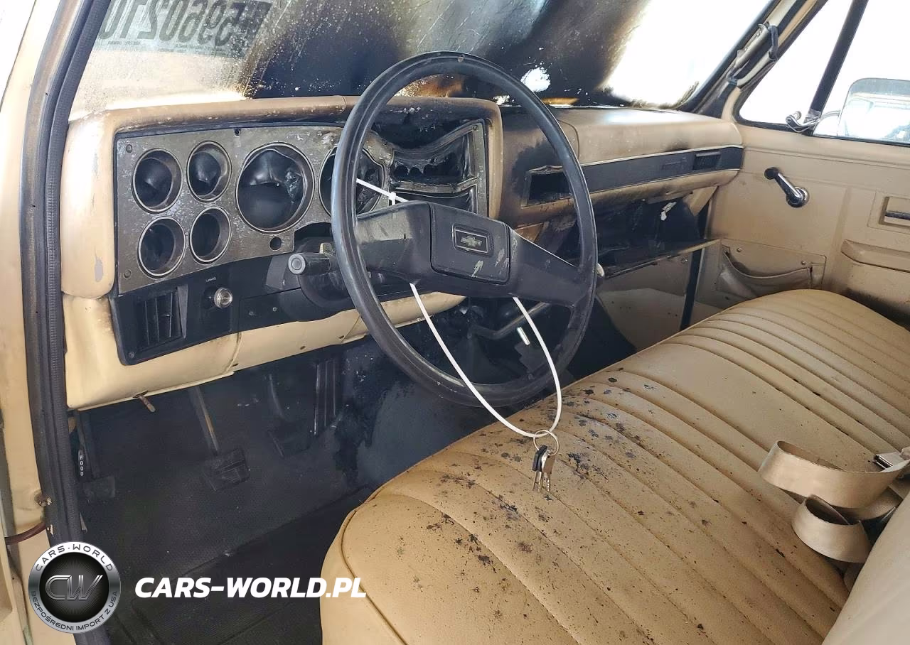 1985 Chevrolet K10 VIN:1GCEK14N4FS159614 - 8