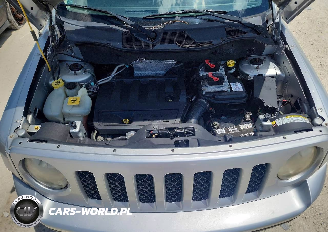 2011 Jeep Patriot Latitude VIN:1J4NF4GB9BD244979 - 12