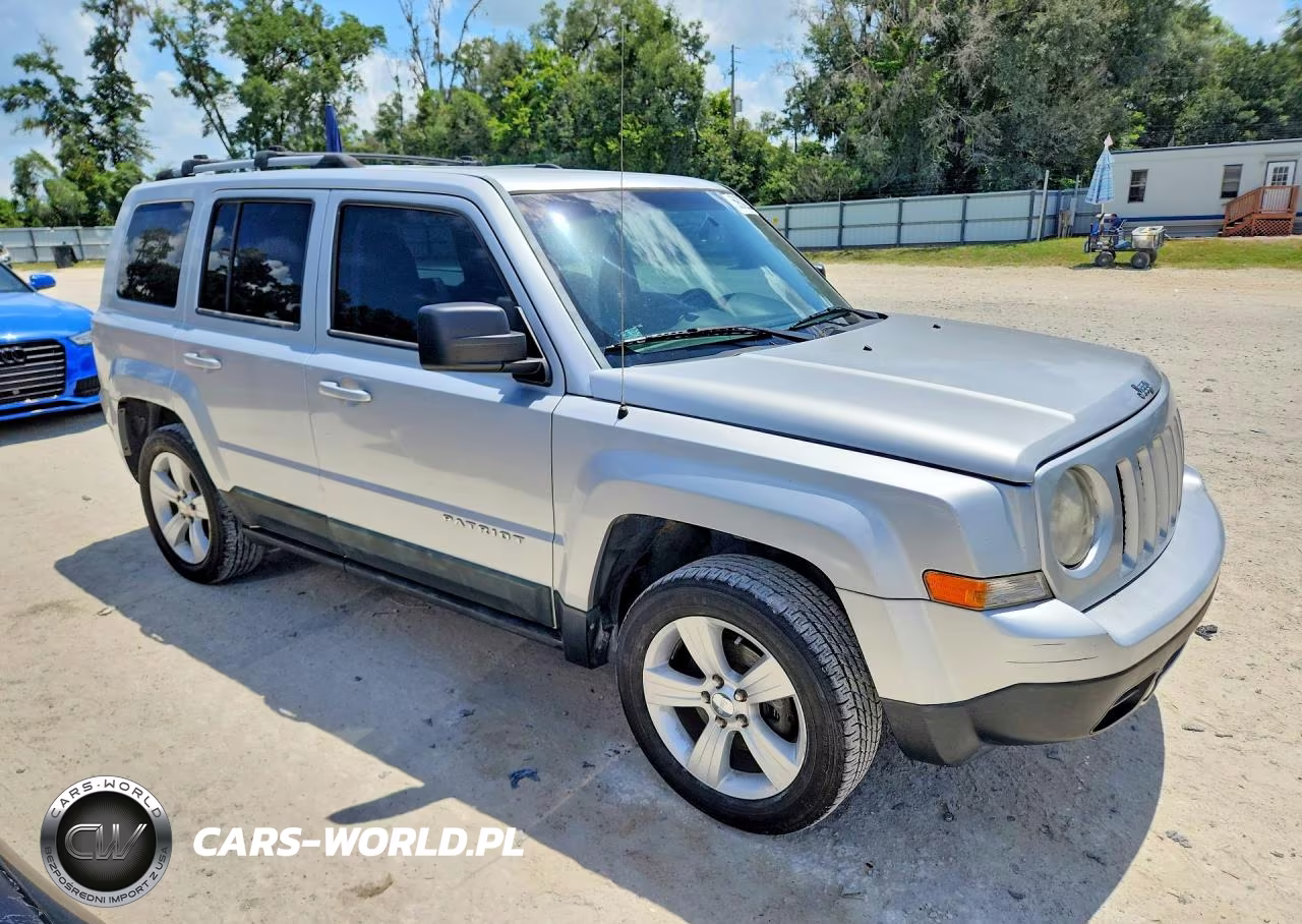 2011 Jeep Patriot Latitude VIN:1J4NF4GB9BD244979 - 4
