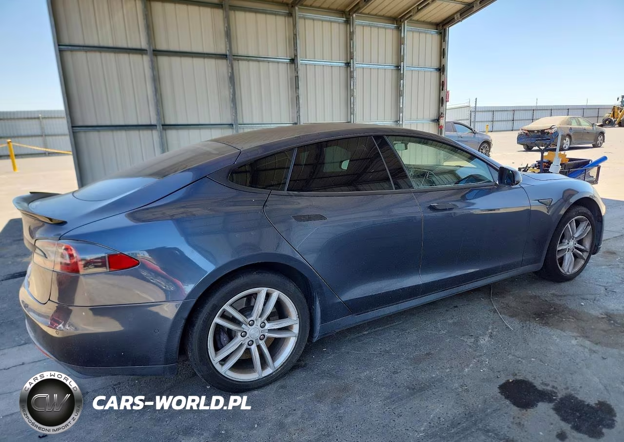 2015 Tesla Model S 85 VIN:5YJSA1H14FFP77218 - 3
