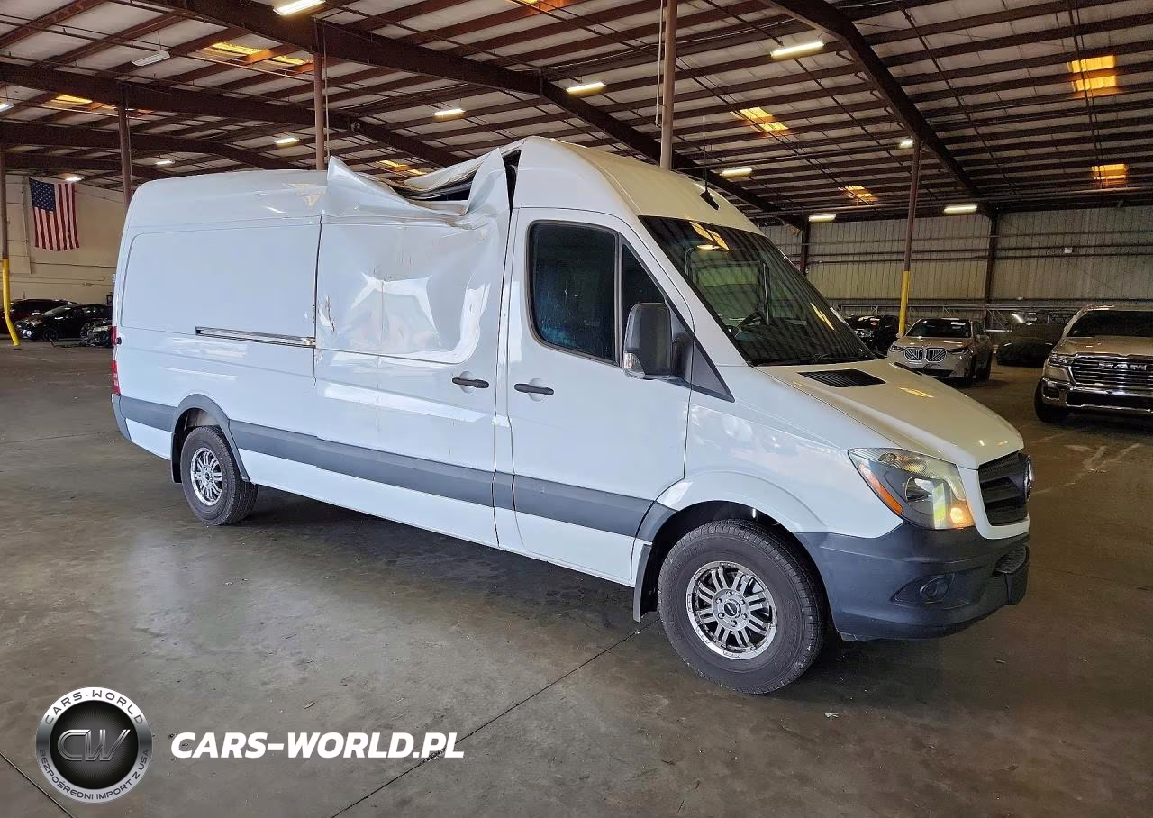 2018 Mercedes-Benz Sprinter 2500 Delivery Van VIN:WD3PE8CD7JP618528 - 4