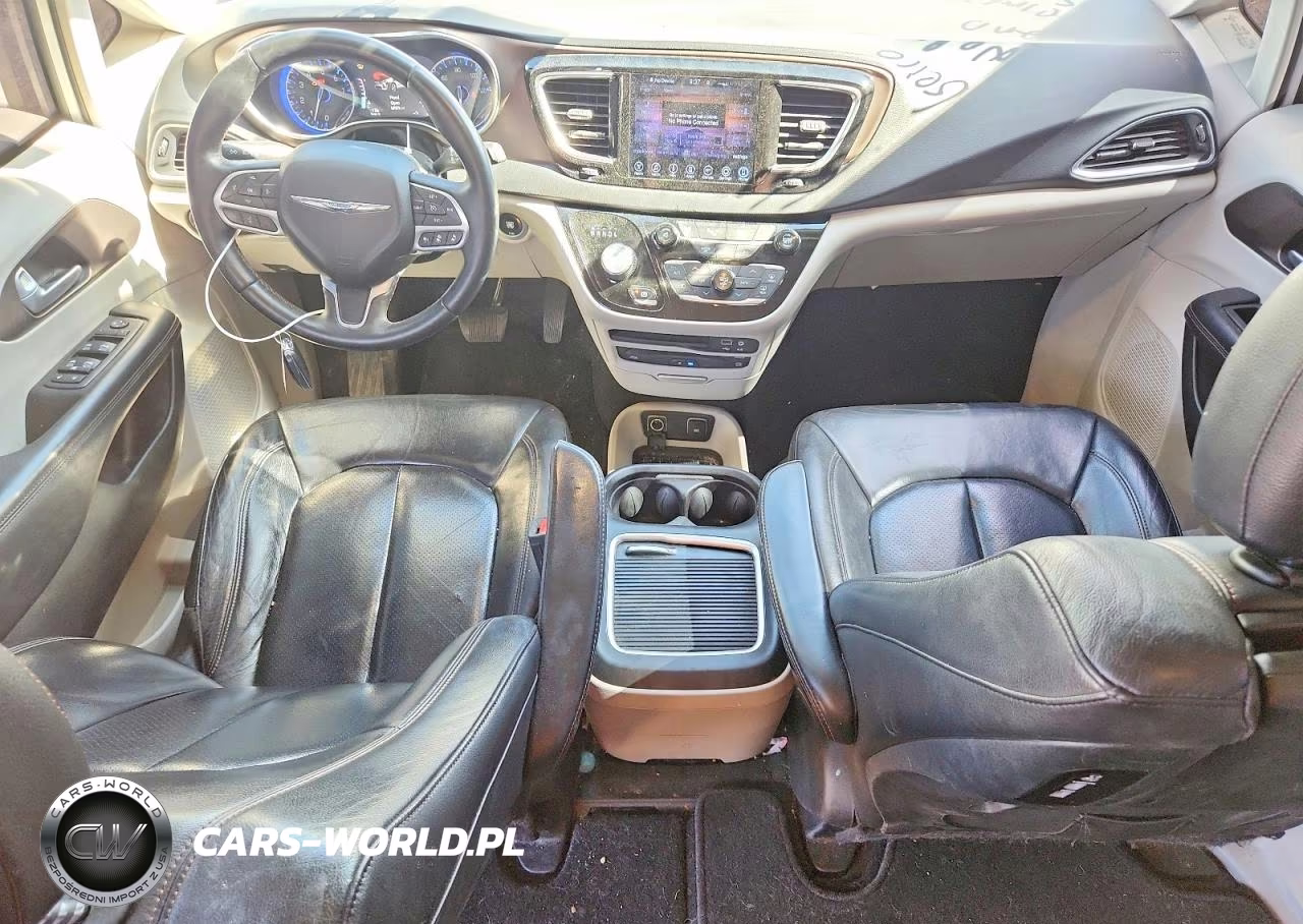 2017 Chrysler Pacifica Touring L Plus VIN:2C4RC1EG6HR608391 - 8