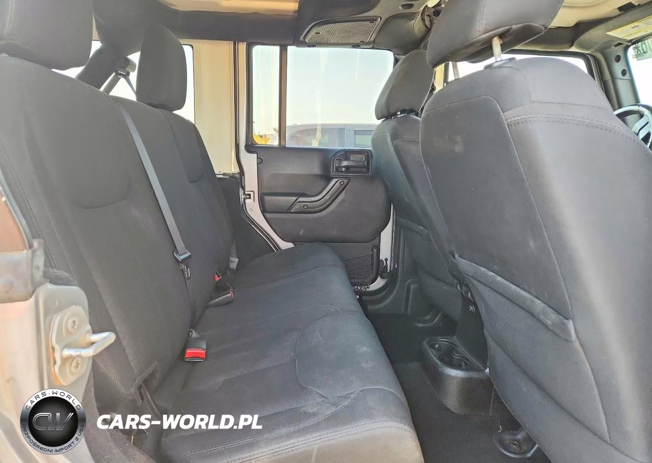 2015 Jeep Wrangler Unlimited Sport VIN:1C4BJWDG9FL739715 - 11
