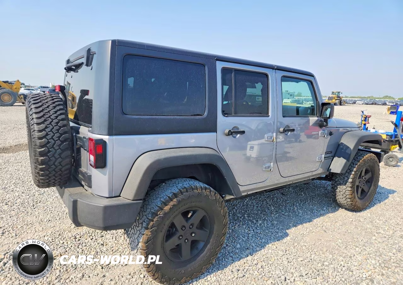 2015 Jeep Wrangler Unlimited Sport VIN:1C4BJWDG9FL739715 - 3