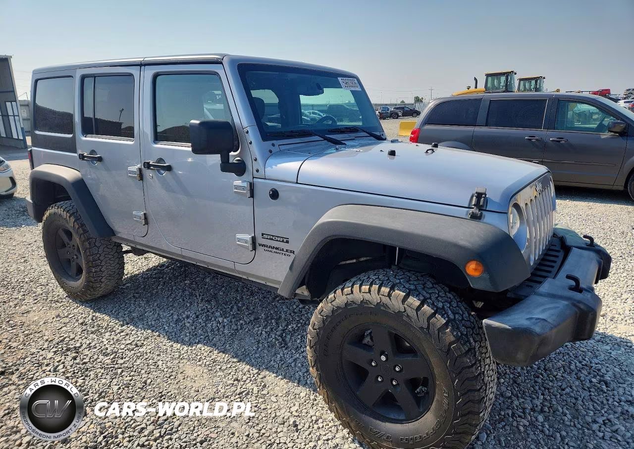 2015 Jeep Wrangler Unlimited Sport VIN:1C4BJWDG9FL739715 - 4