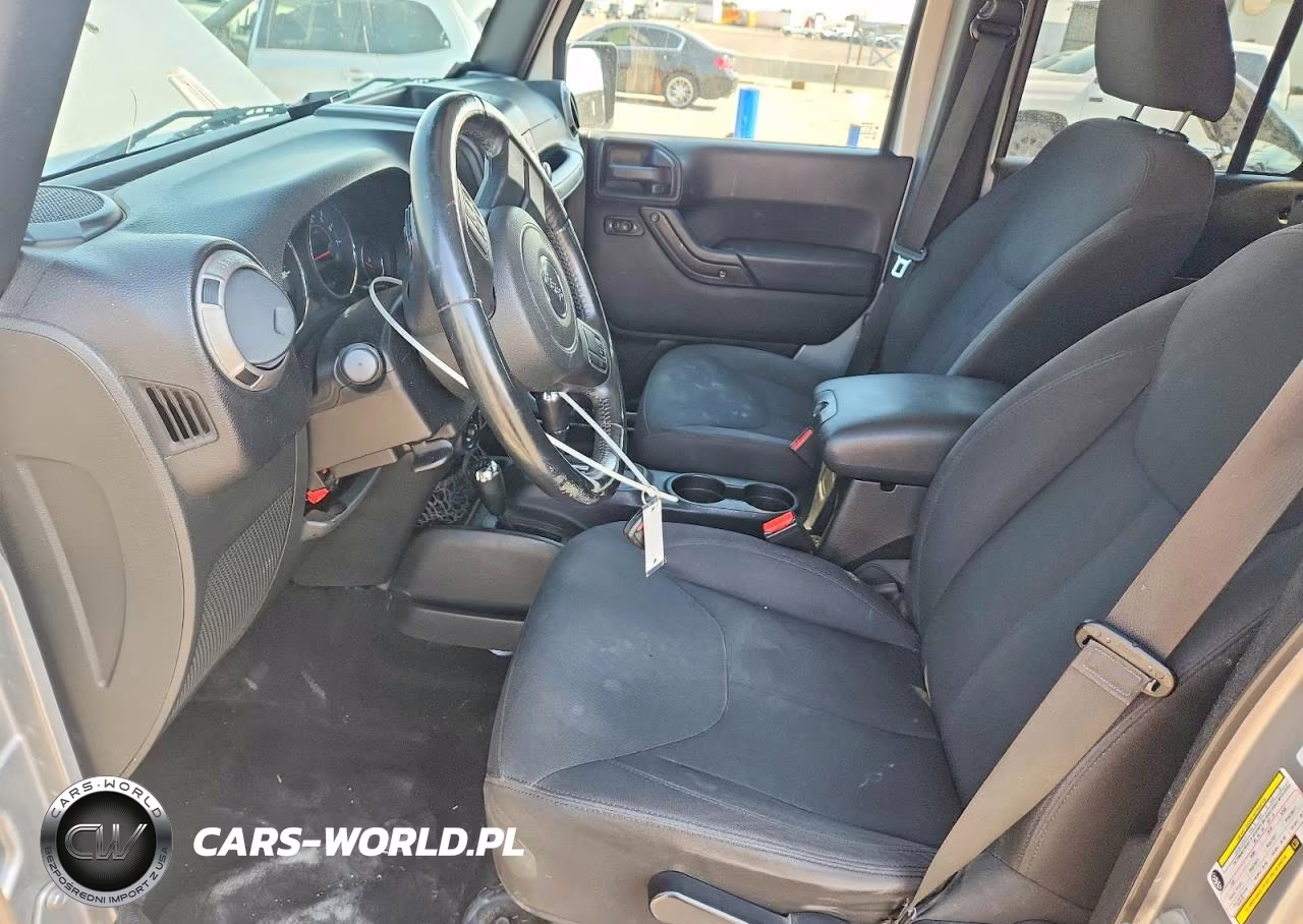 2015 Jeep Wrangler Unlimited Sport VIN:1C4BJWDG9FL739715 - 7