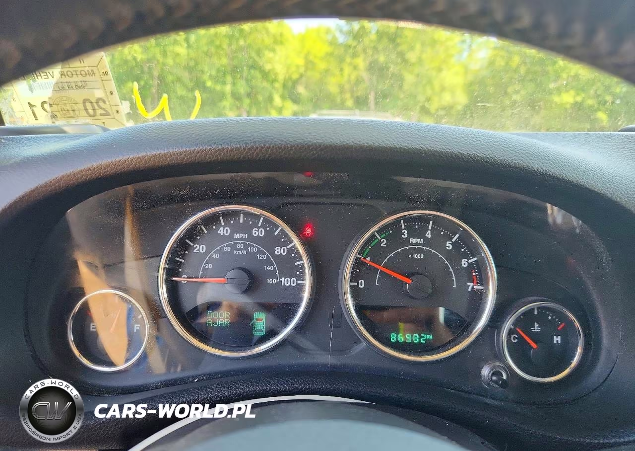 2015 Jeep Wrangler Sahara VIN:1C4AJWBG0FL748639 - 9
