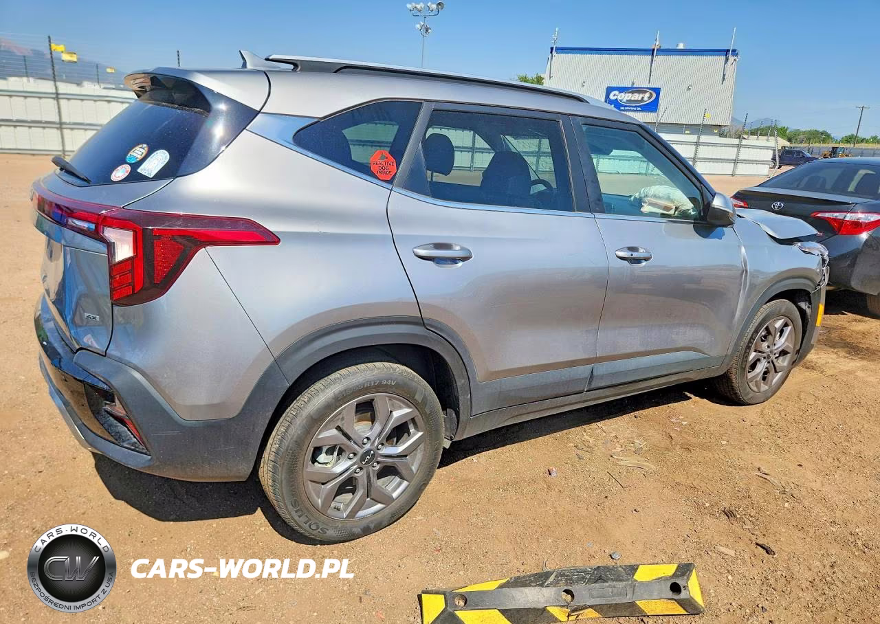 2024 Kia Seltos S VIN:KNDEUCAA8R7659743 - 3