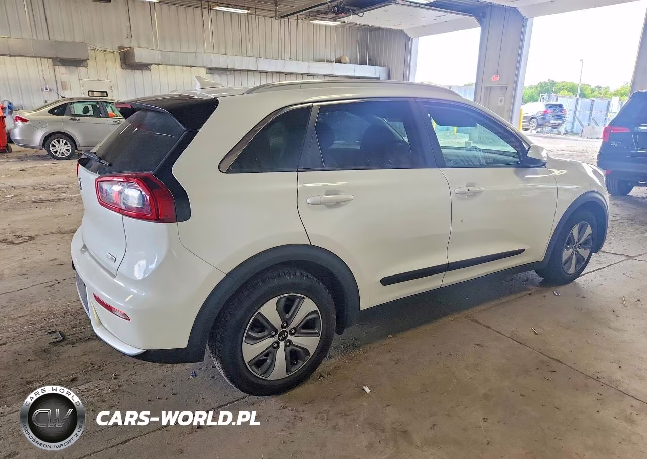 2018 Kia Niro Lx VIN:KNDCB3LC5J5155128 - 3