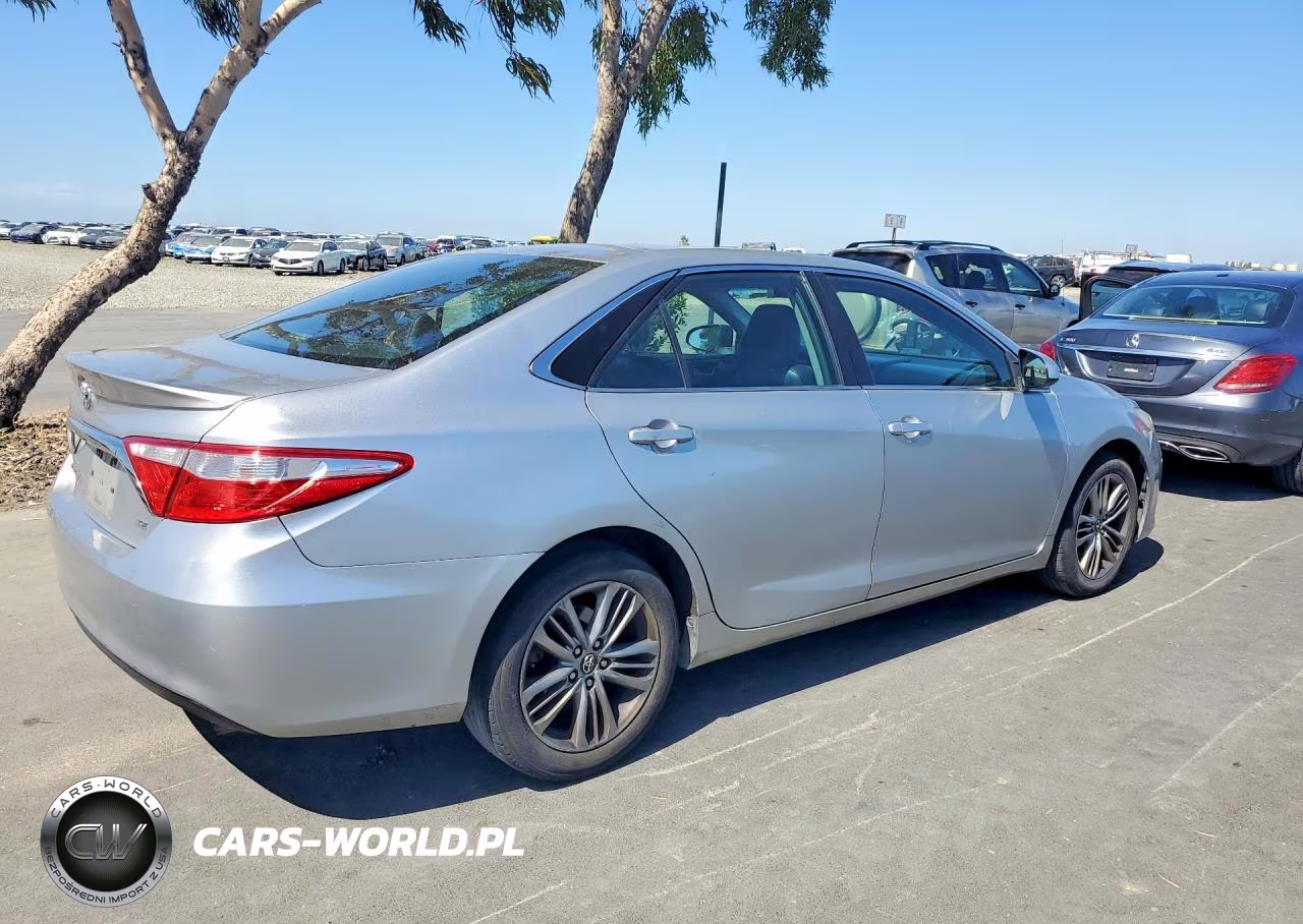 2016 Toyota Camry Se VIN:4T1BF1FK1GU196194 - 3