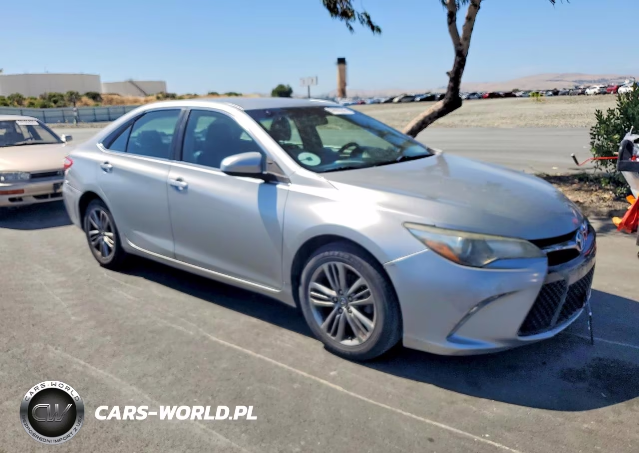 2016 Toyota Camry Se VIN:4T1BF1FK1GU196194 - 4