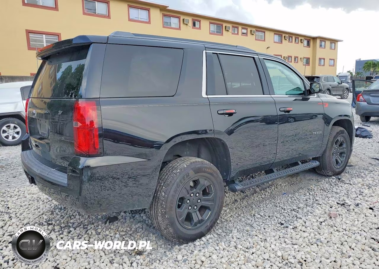 2018 Chevrolet Tahoe C1500 Ls VIN:1GNSCAKC1JR362601 - 3
