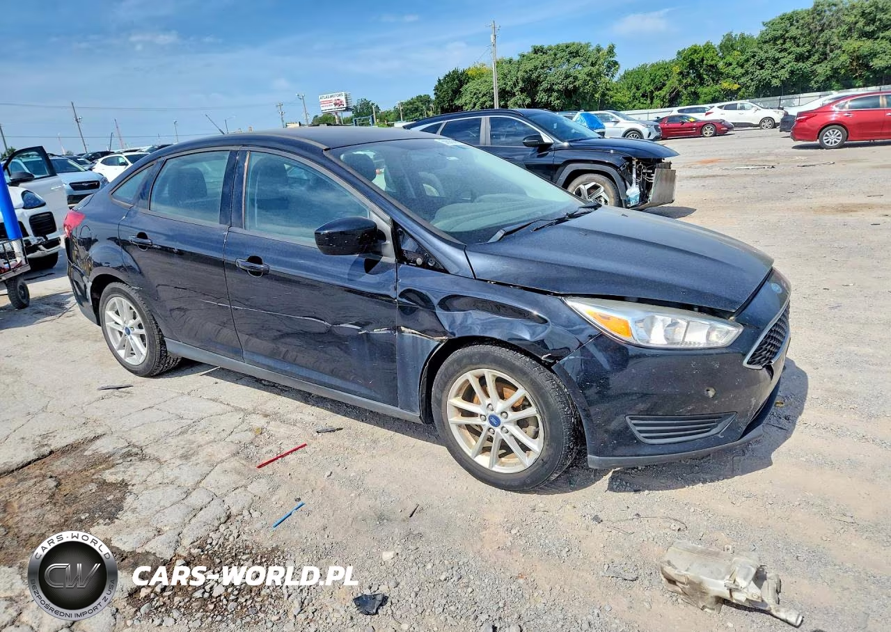 2018 Ford Focus Se VIN:1FADP3F28JL220404 - 4