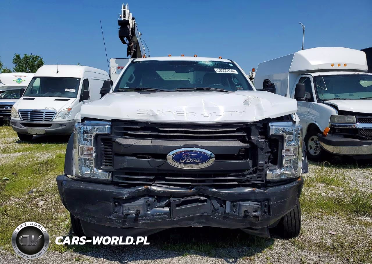 2017 Ford F550 Super Duty Utility - Service Truck VIN:1FDUF5HT1HEE05435 - 5