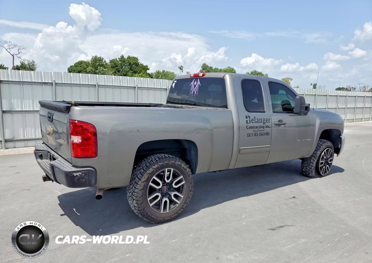 2012 Chevrolet Silverado K1500 Ls VIN:1GCRKREA4CZ277757 - 3