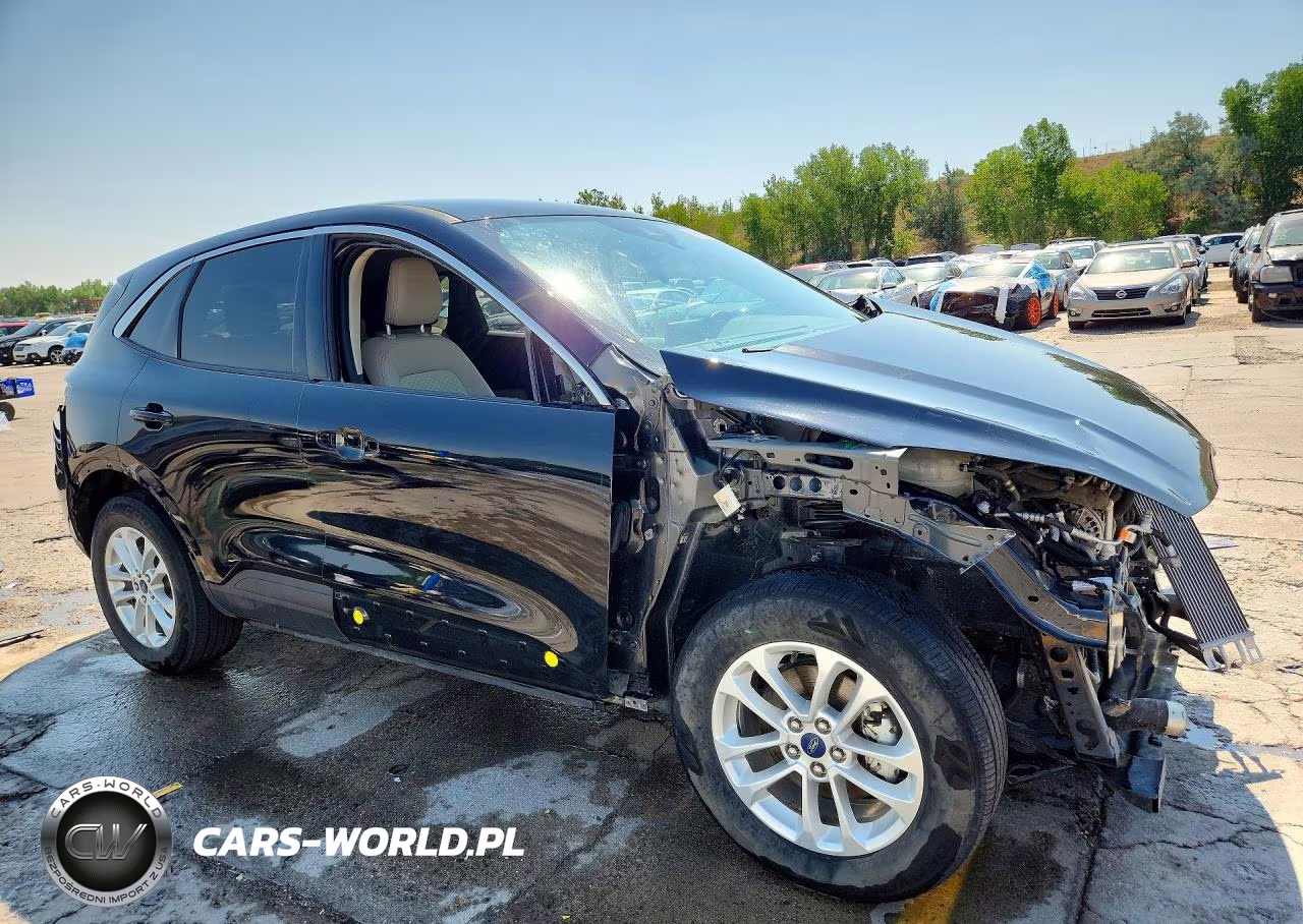 2020 Ford Escape Se VIN:1FMCU9G6XLUB04715 - 4
