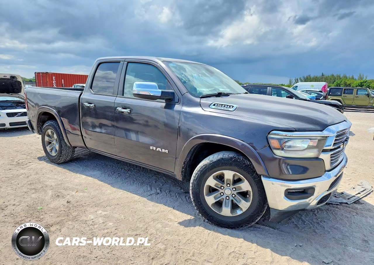 2019 Ram 1500 Laramie VIN:1C6RREDT3KN800559 - 4