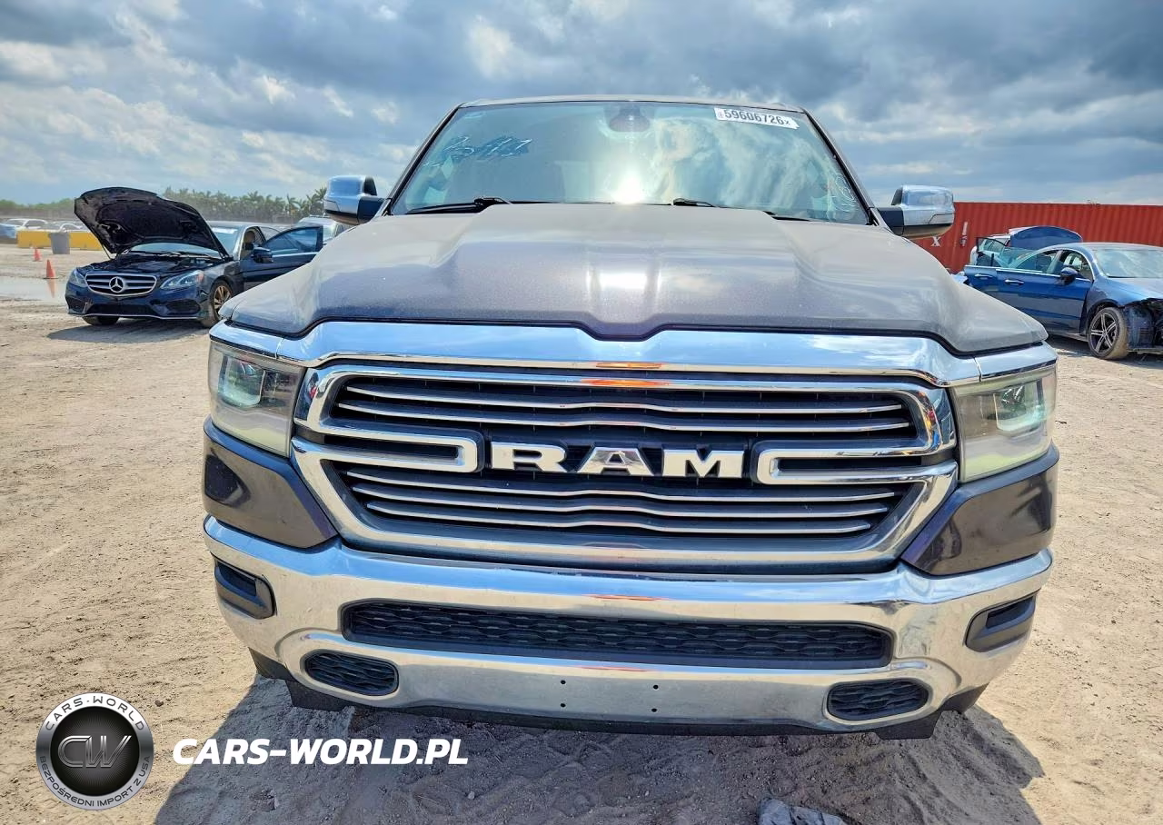 2019 Ram 1500 Laramie VIN:1C6RREDT3KN800559 - 5