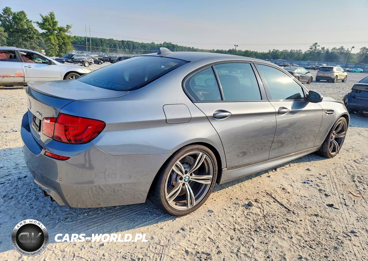 2013 BMW M5 VIN:WBSFV9C59DC772257 - 3