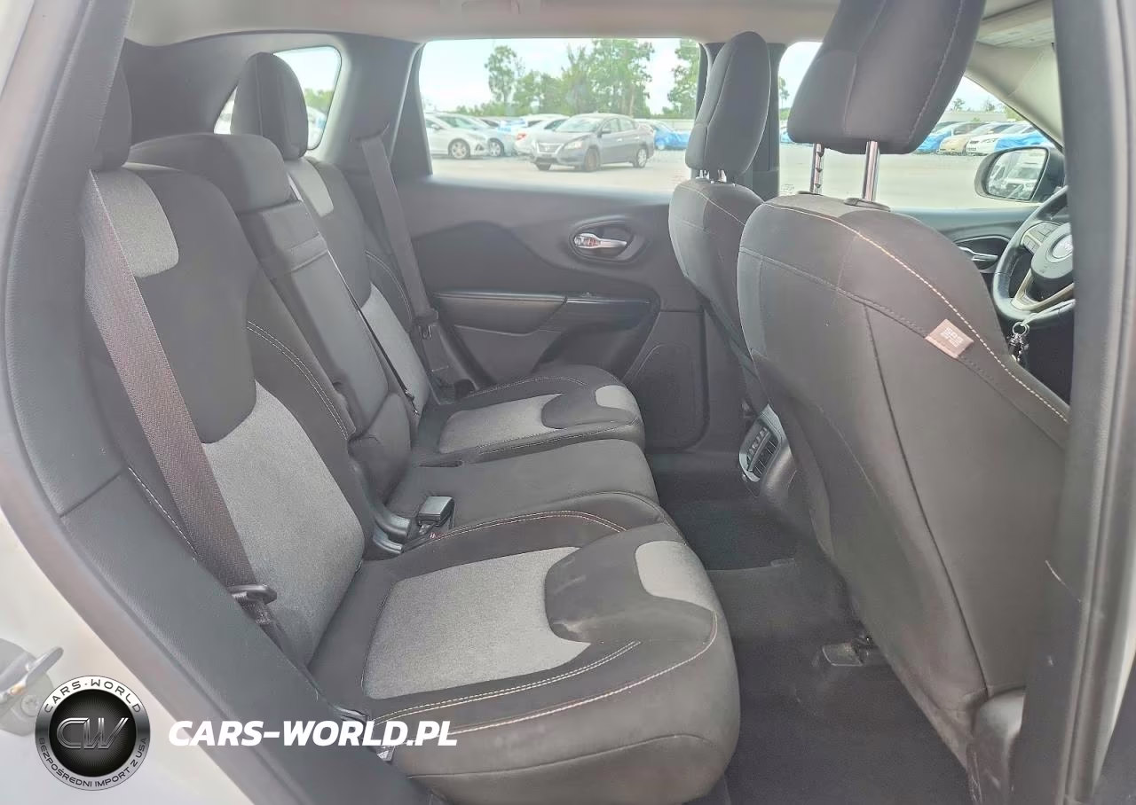 2016 Jeep Cherokee Sport VIN:1C4PJMAB0GW148580 - 11