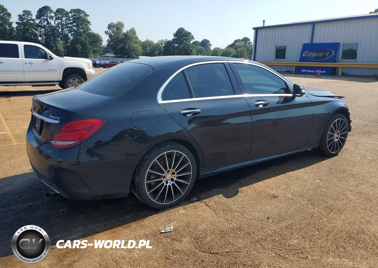 2015 Mercedes-Benz C 300 4Matic VIN:55SWF4KB4FU028469 - 3