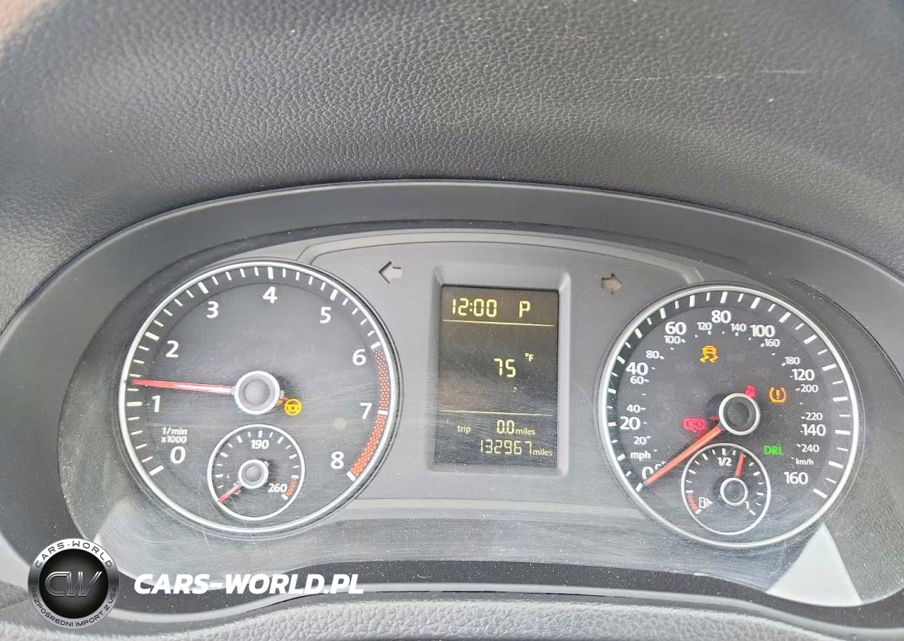 2015 Volkswagen Passat S VIN:1VWAT7A37FC018643 - 9
