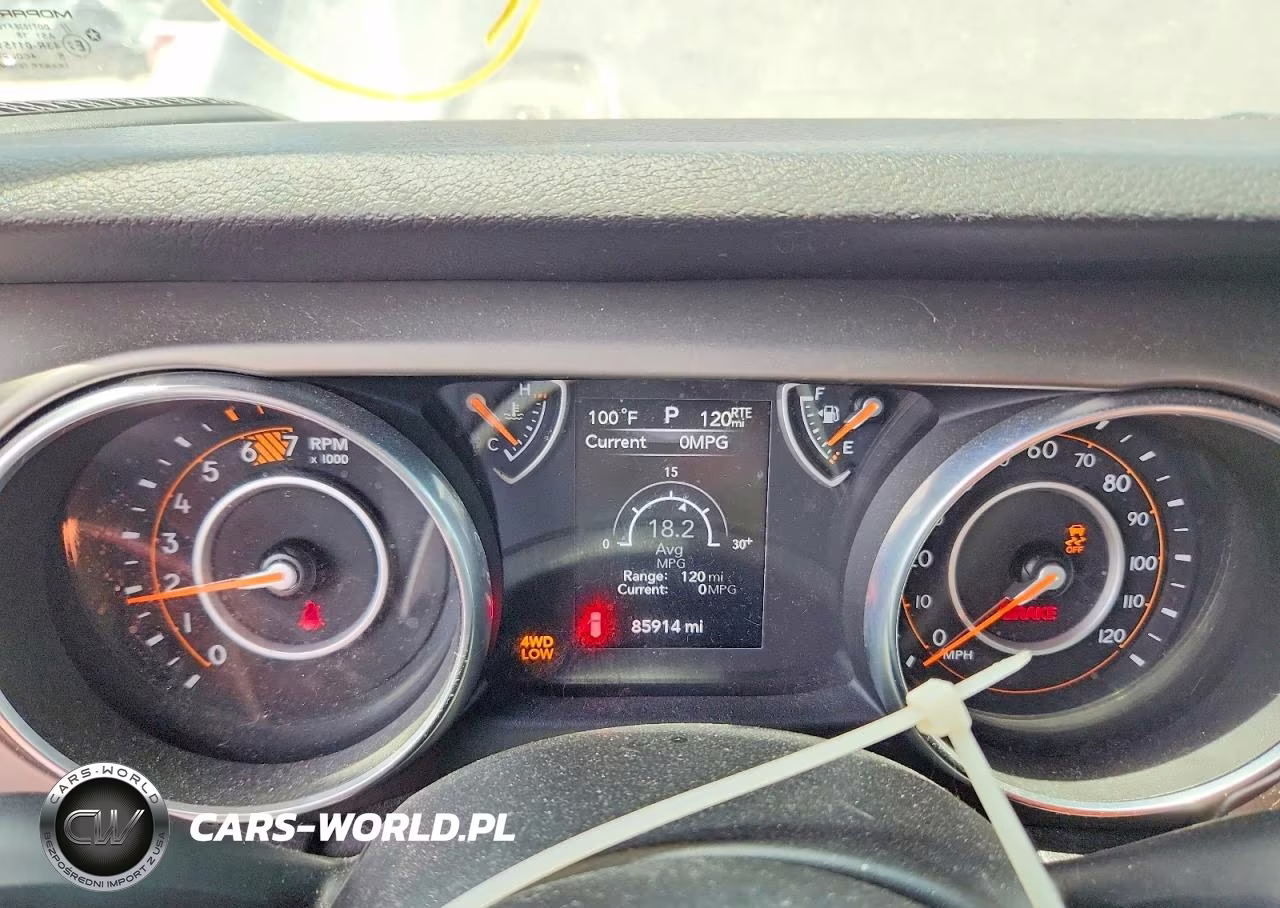 2018 Jeep Wrangler Unlimited Sport VIN:1C4HJXDN6JW296221 - 9