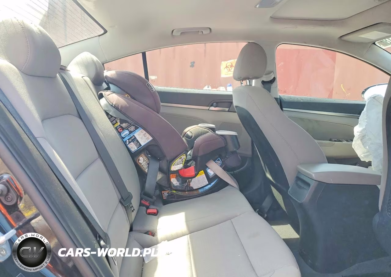 2018 Hyundai Elantra Value Edition VIN:5NPD84LFXJH397044 - 10