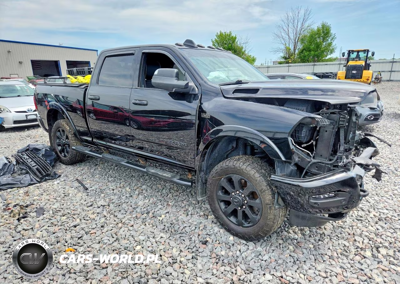 2022 Ram 2500 Laramie VIN:3C6UR5FJ3NG254400 - 4