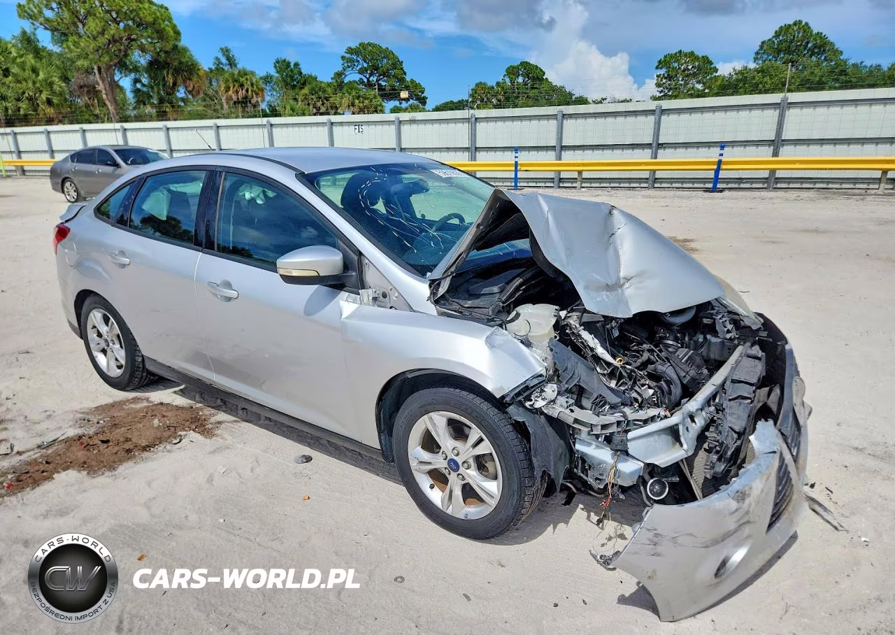 2014 Ford Focus Se VIN:1FADP3F28EL322078 - 4