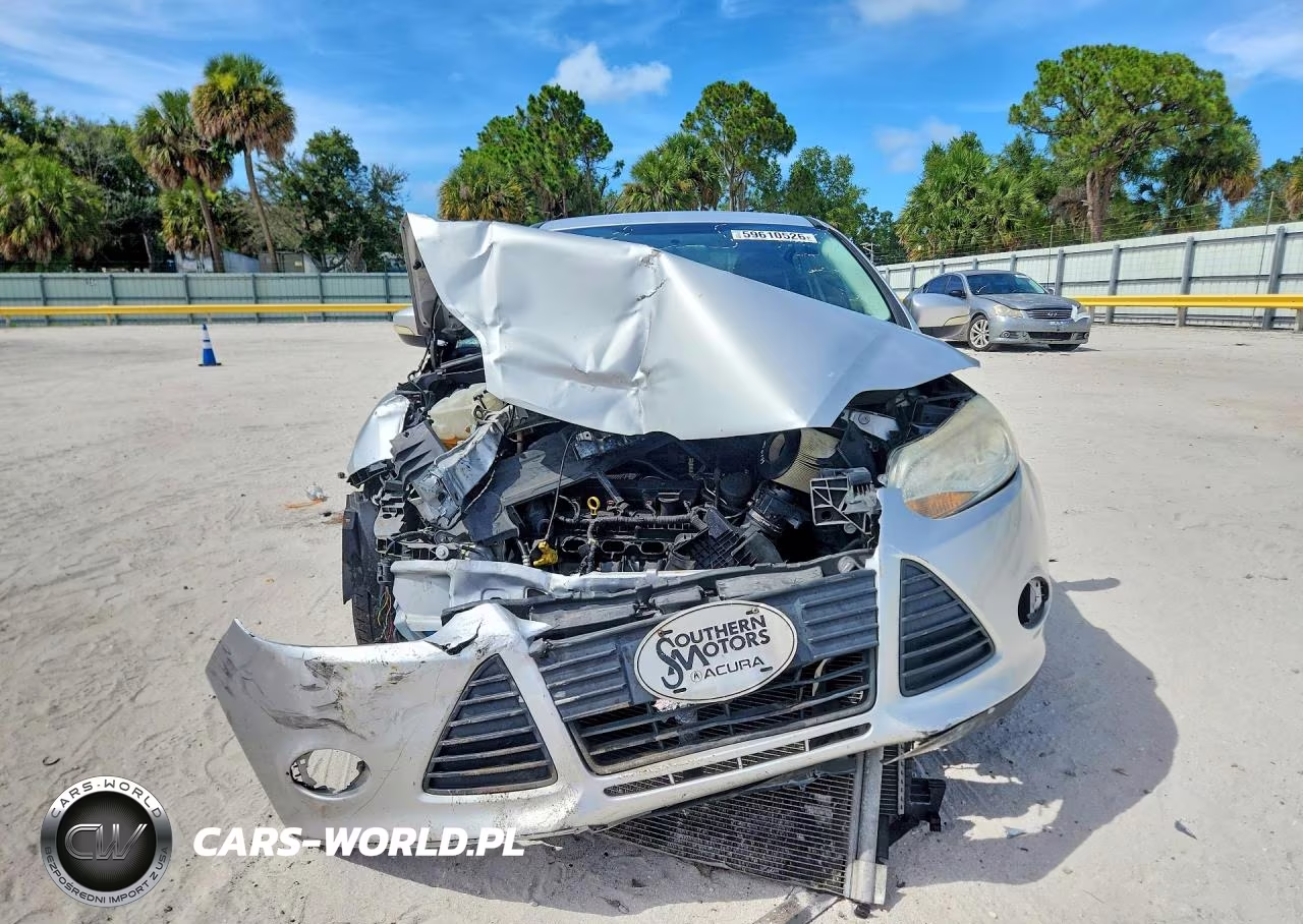2014 Ford Focus Se VIN:1FADP3F28EL322078 - 5