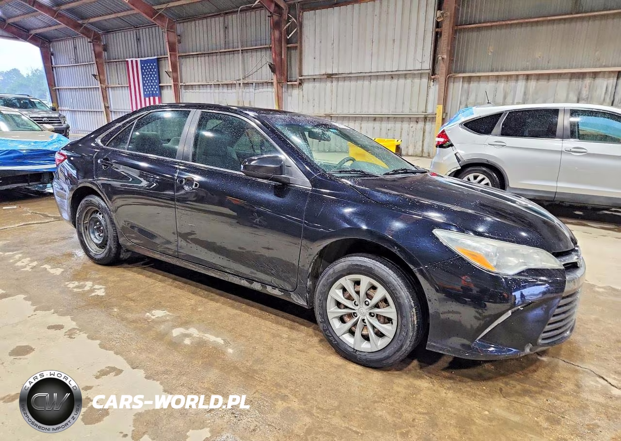 2017 Toyota Camry Le VIN:4T1BF1FKXHU289684 - 4