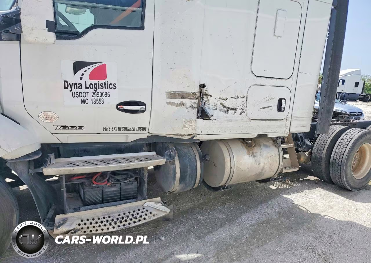 2018 Kenworth T680 Semi Truck VIN:1XKYD49XXJJ193238 - 14