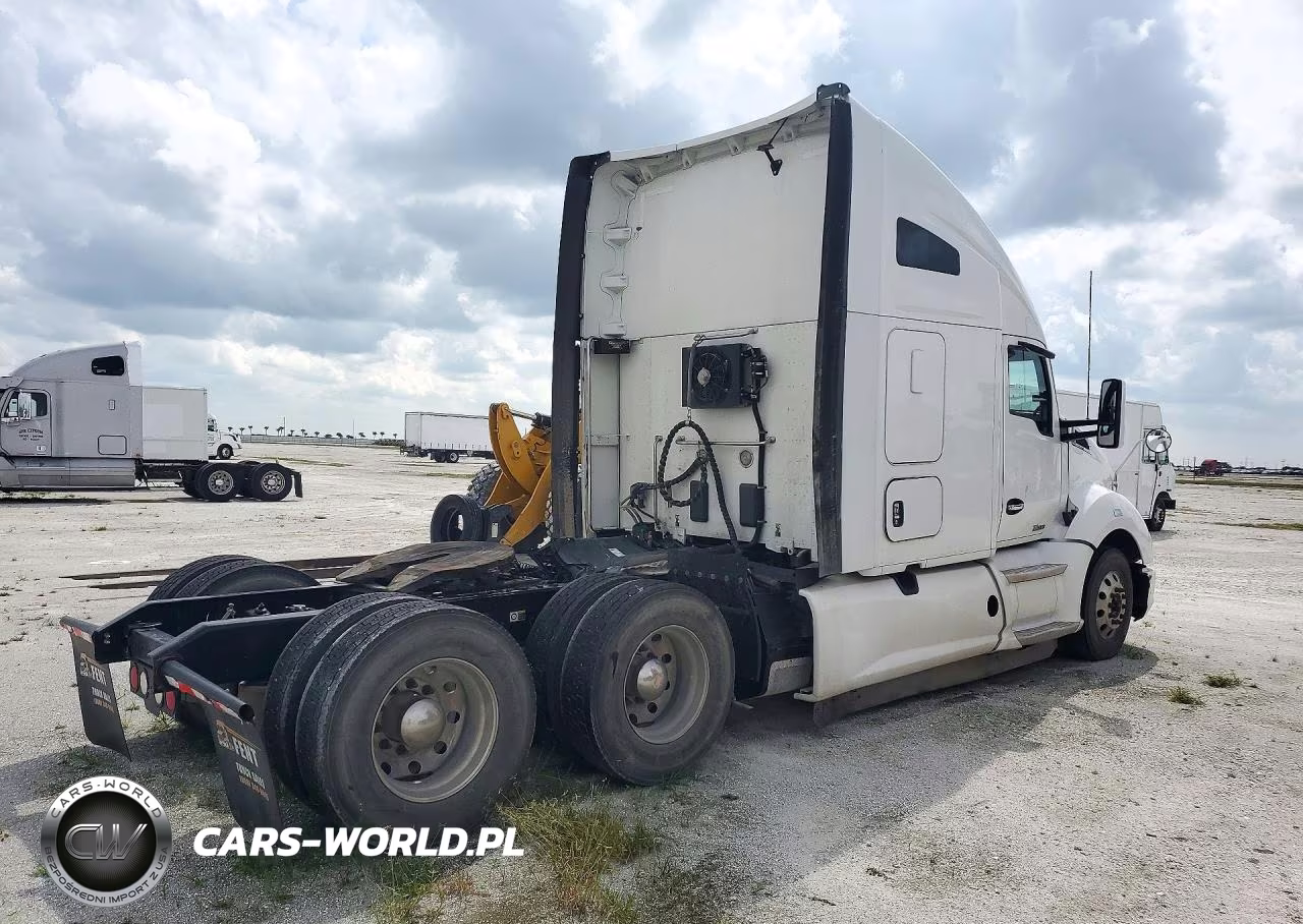 2018 Kenworth T680 Semi Truck VIN:1XKYD49XXJJ193238 - 3