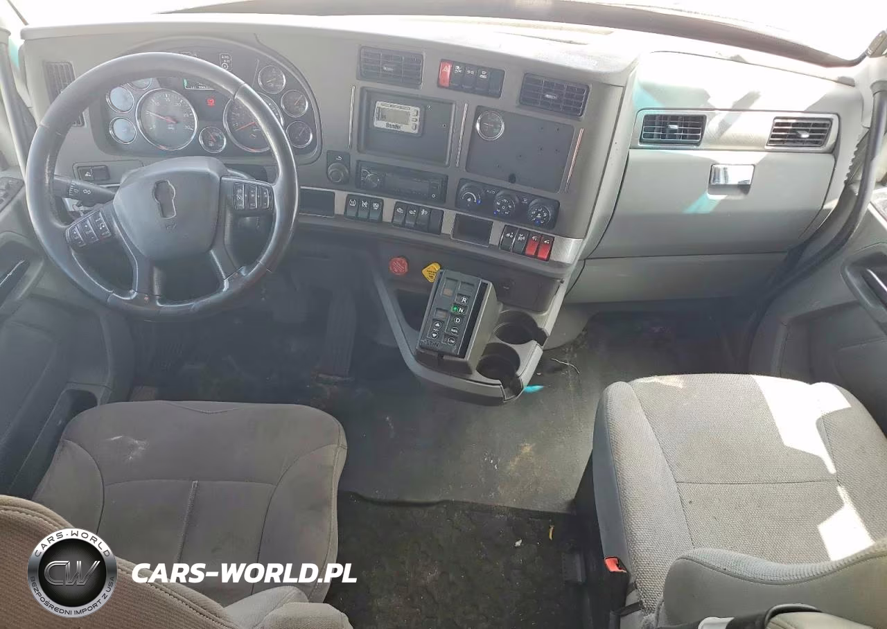 2018 Kenworth T680 Semi Truck VIN:1XKYD49XXJJ193238 - 8