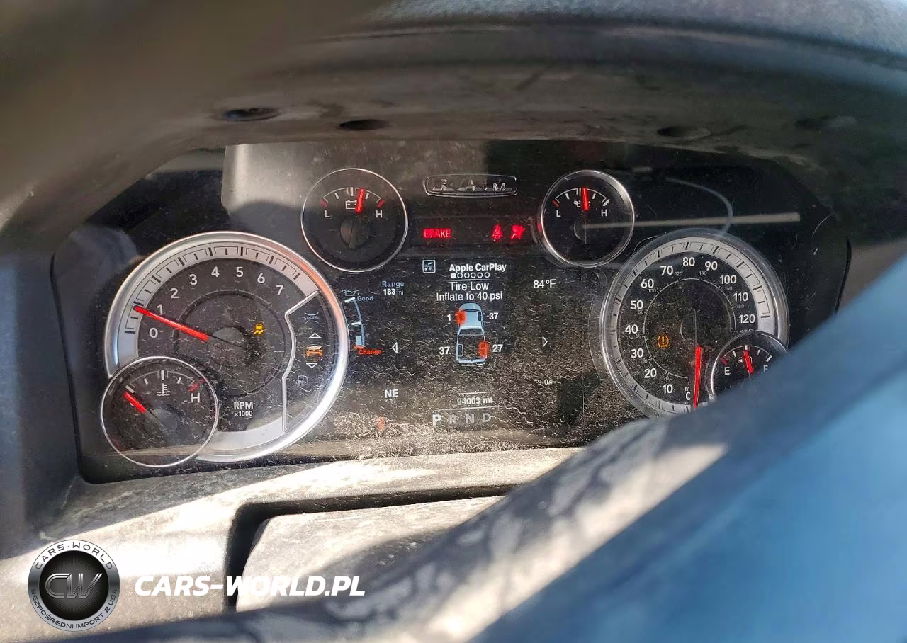 2022 Ram 1500 VIN:1C6RR7FG9NS208164 - 9