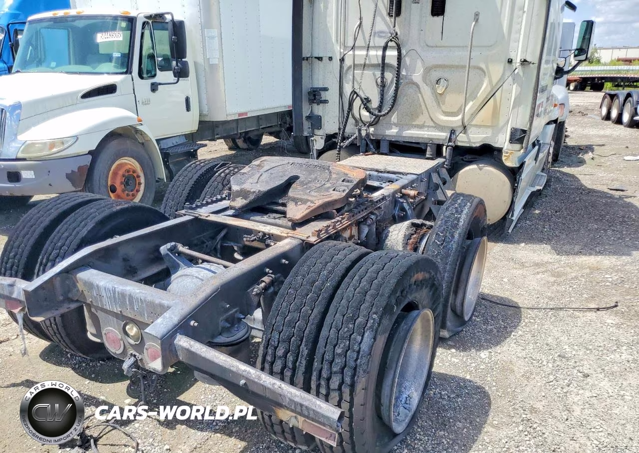 2013 Freightliner Cascadia Semi Truck VIN:1FUJGLBG8DLFH5244 - 13