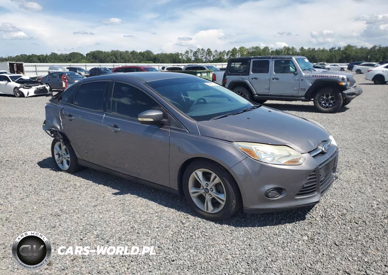 2013 Ford Focus Se VIN:1FADP3F27DL270618 - 4