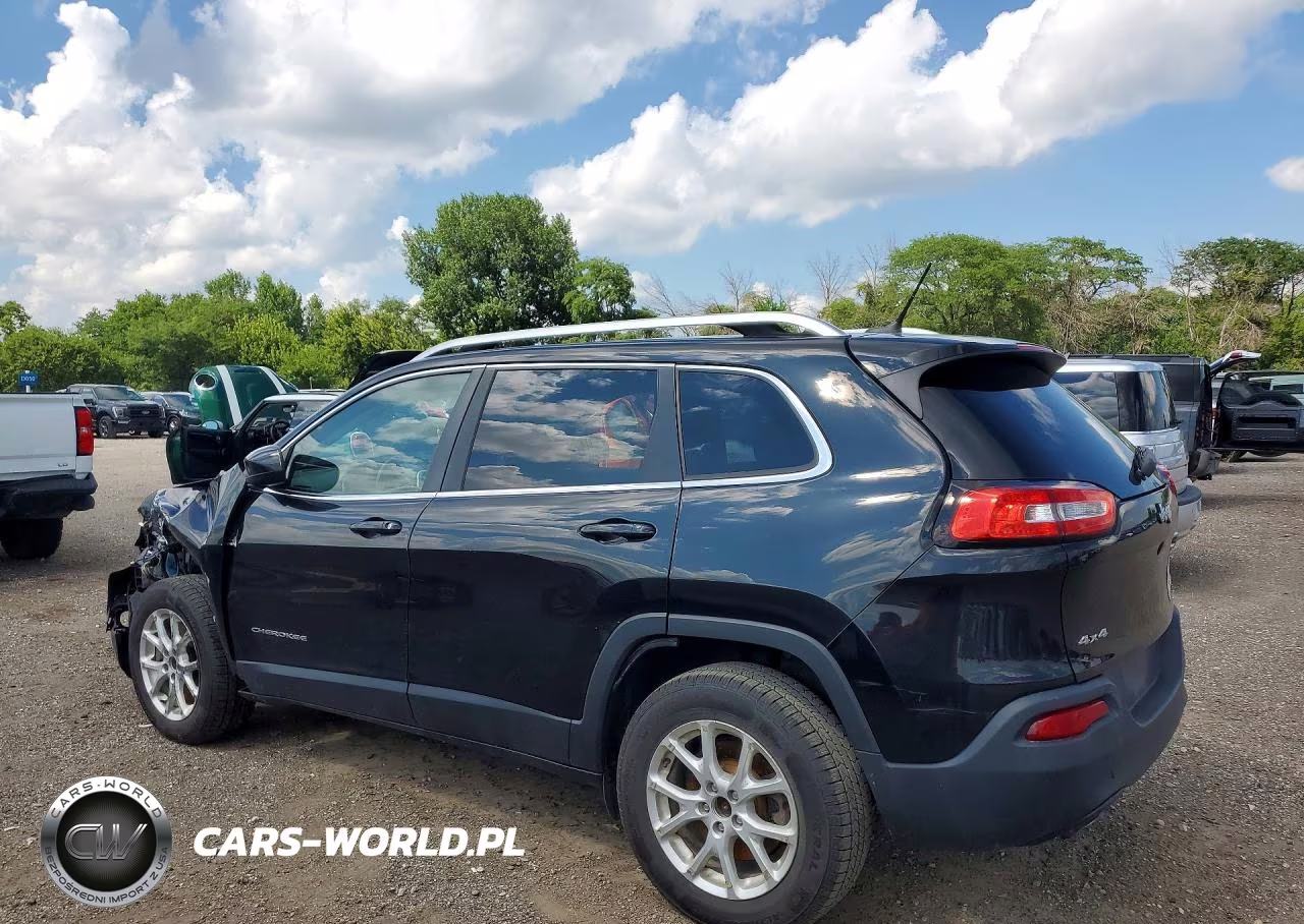 2016 Jeep Cherokee Latitude VIN:1C4PJMCB9GW162099 - 2