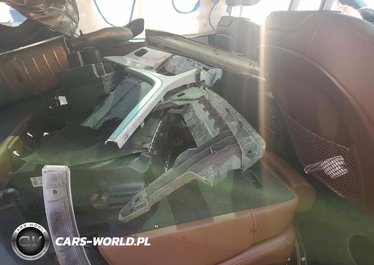 2018 Audi Q7 Premium Plus VIN:WA1LHAF72JD027415 - 11