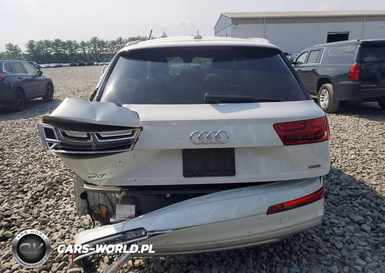 2018 Audi Q7 Premium Plus VIN:WA1LHAF72JD027415 - 6