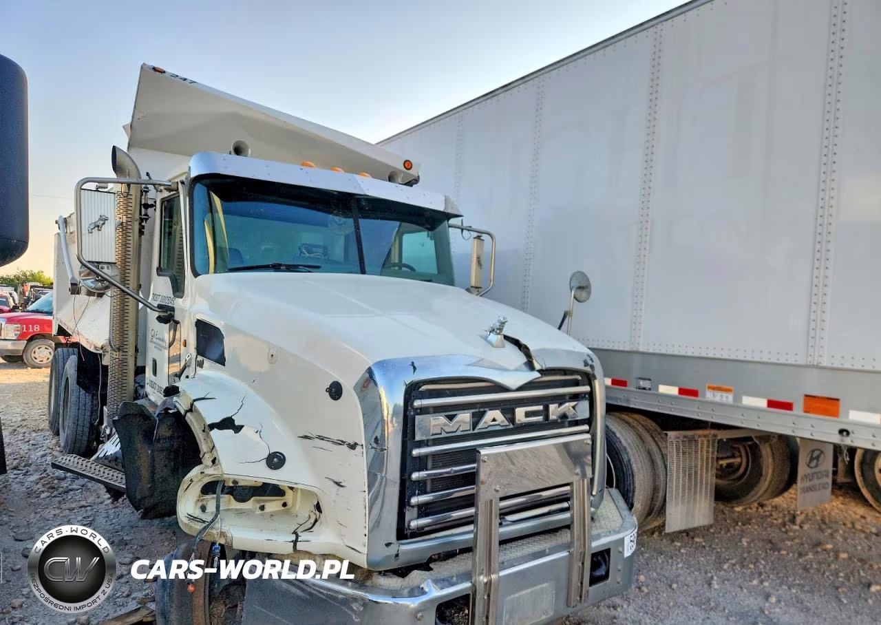 2014 Mack Gu813 Dump Truck