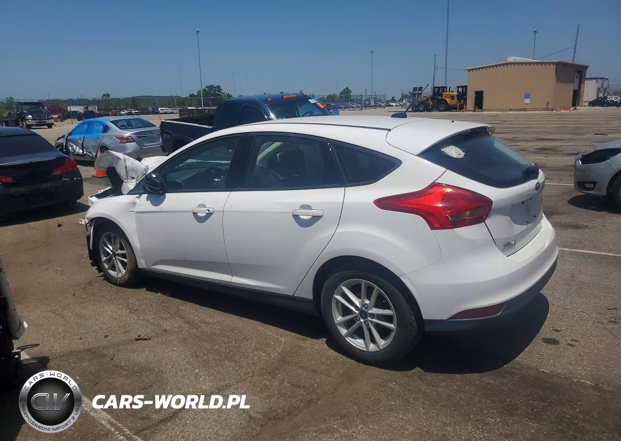 2018 Ford Focus Se VIN:1FADP3K22JL276974 - 2
