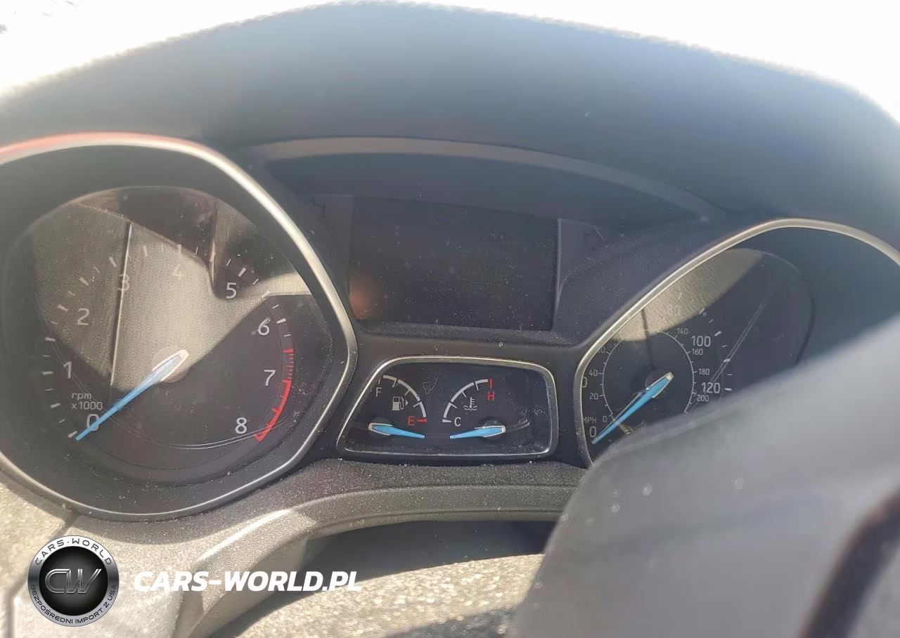 2018 Ford Focus Se VIN:1FADP3K22JL276974 - 9