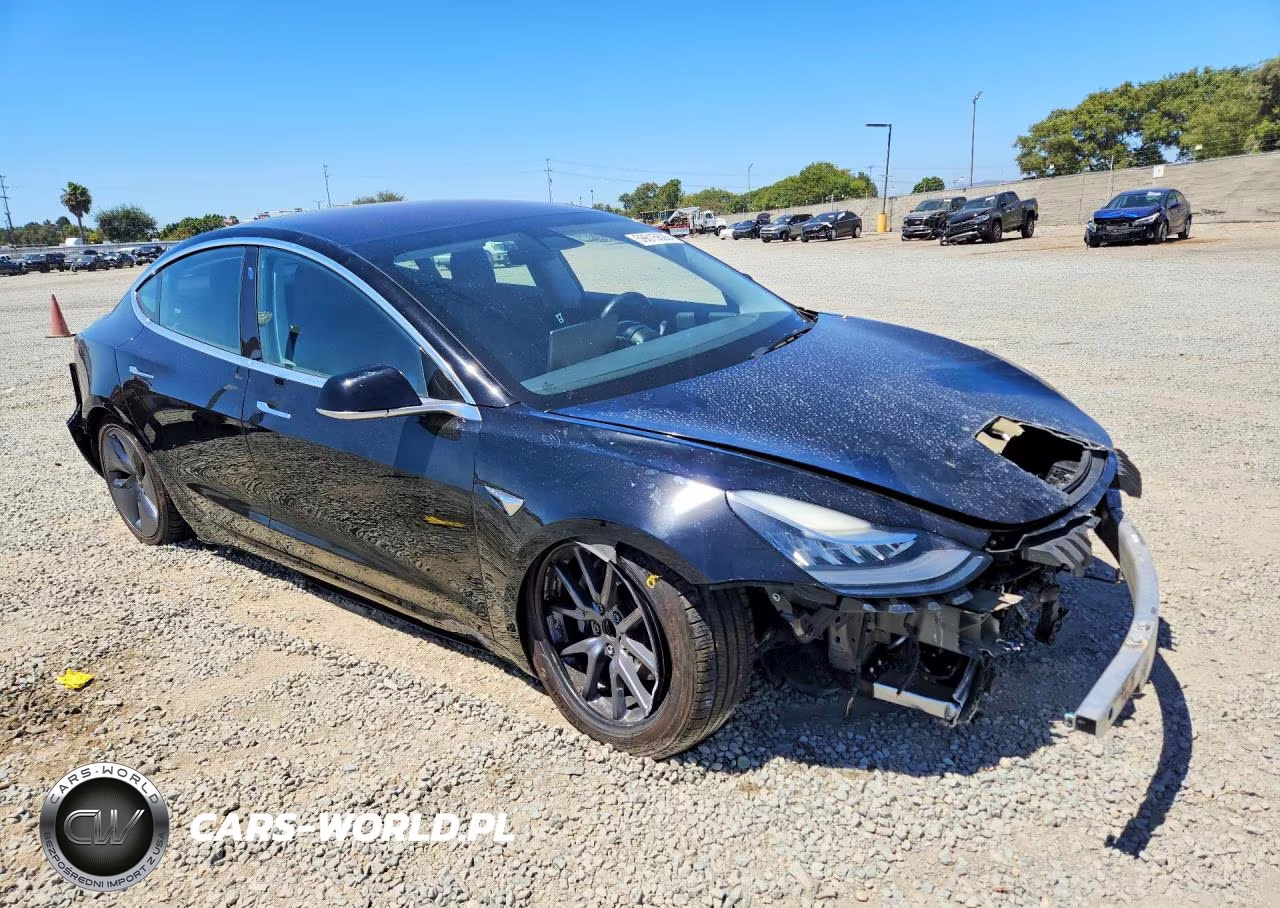 2017 Tesla Model 3 VIN:5YJ3E1EA6HF000569 - 4