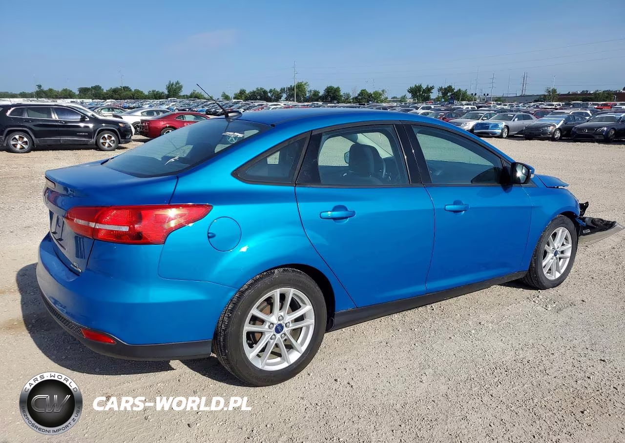 2016 Ford Focus Se VIN:1FADP3F22GL212677 - 3