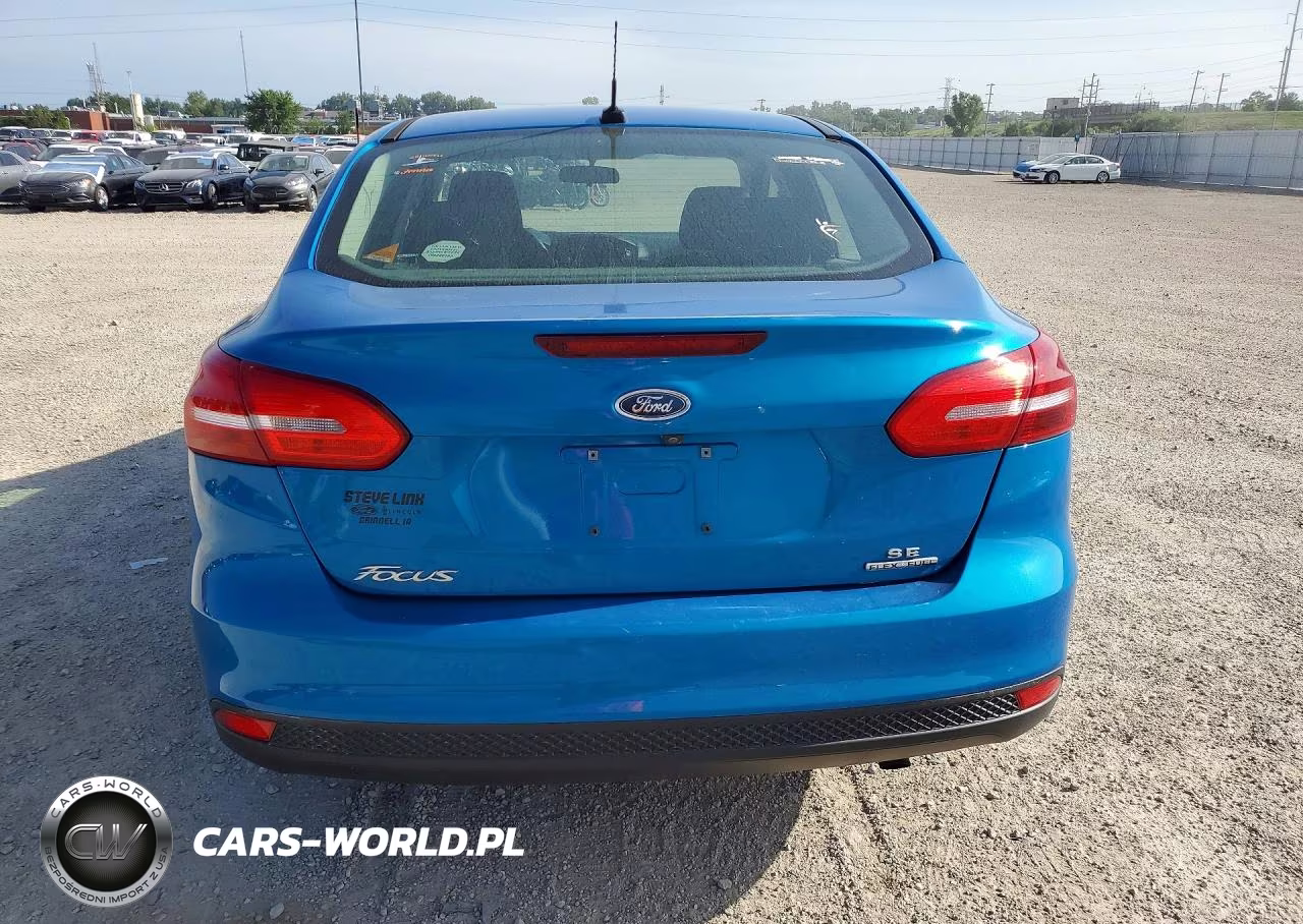 2016 Ford Focus Se VIN:1FADP3F22GL212677 - 6