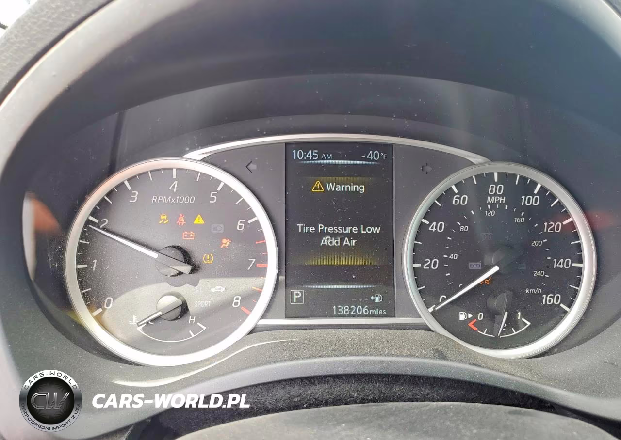 2018 Nissan Sentra S VIN:3N1AB7APXJY285691 - 9