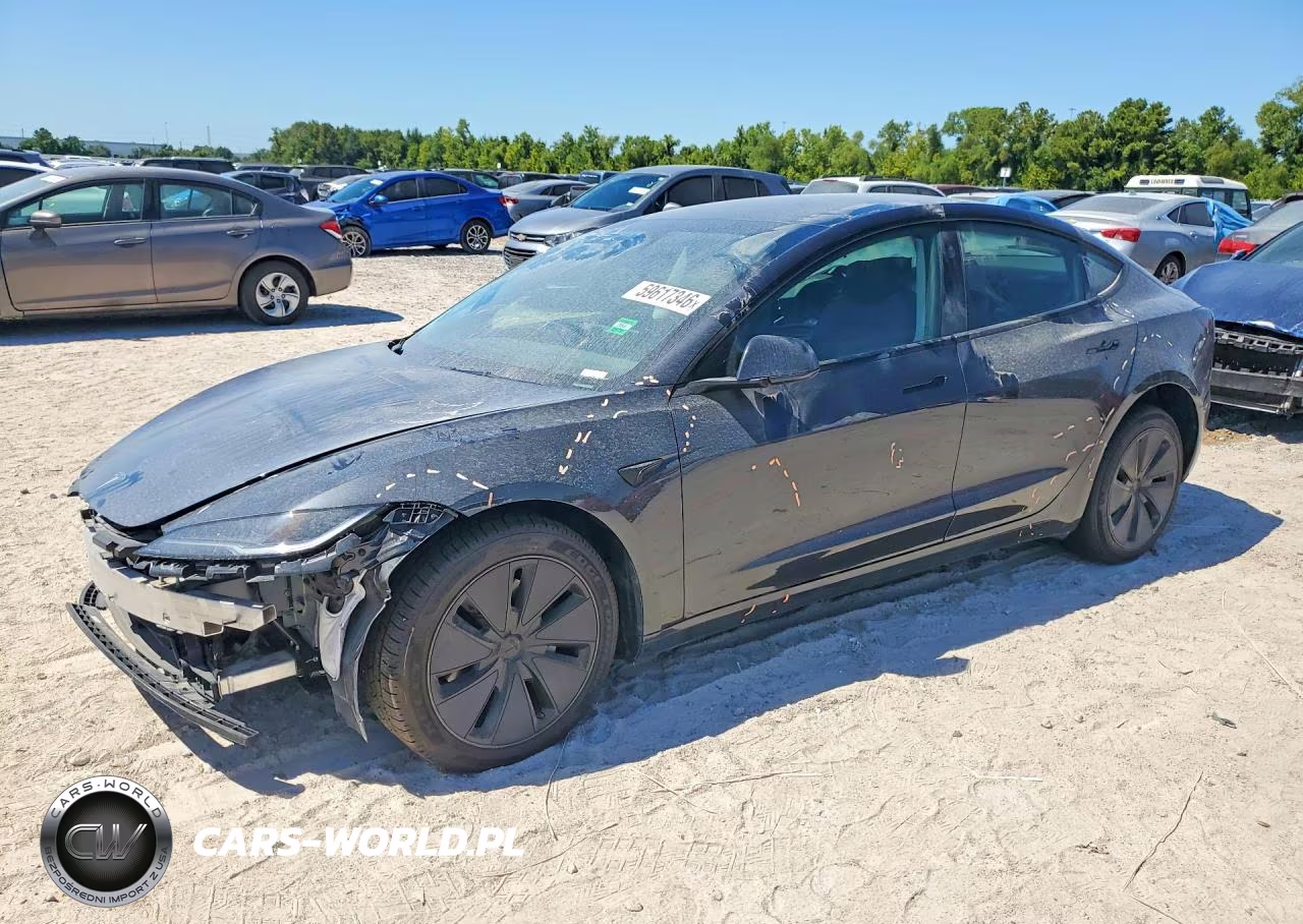 2025 Tesla Model 3 – zdjęcie 1 z 13